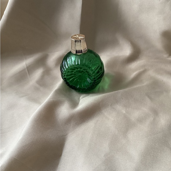 Avon decanters, dog , perfume bottles and xmas bulb decanter. - Picture 3 of 3